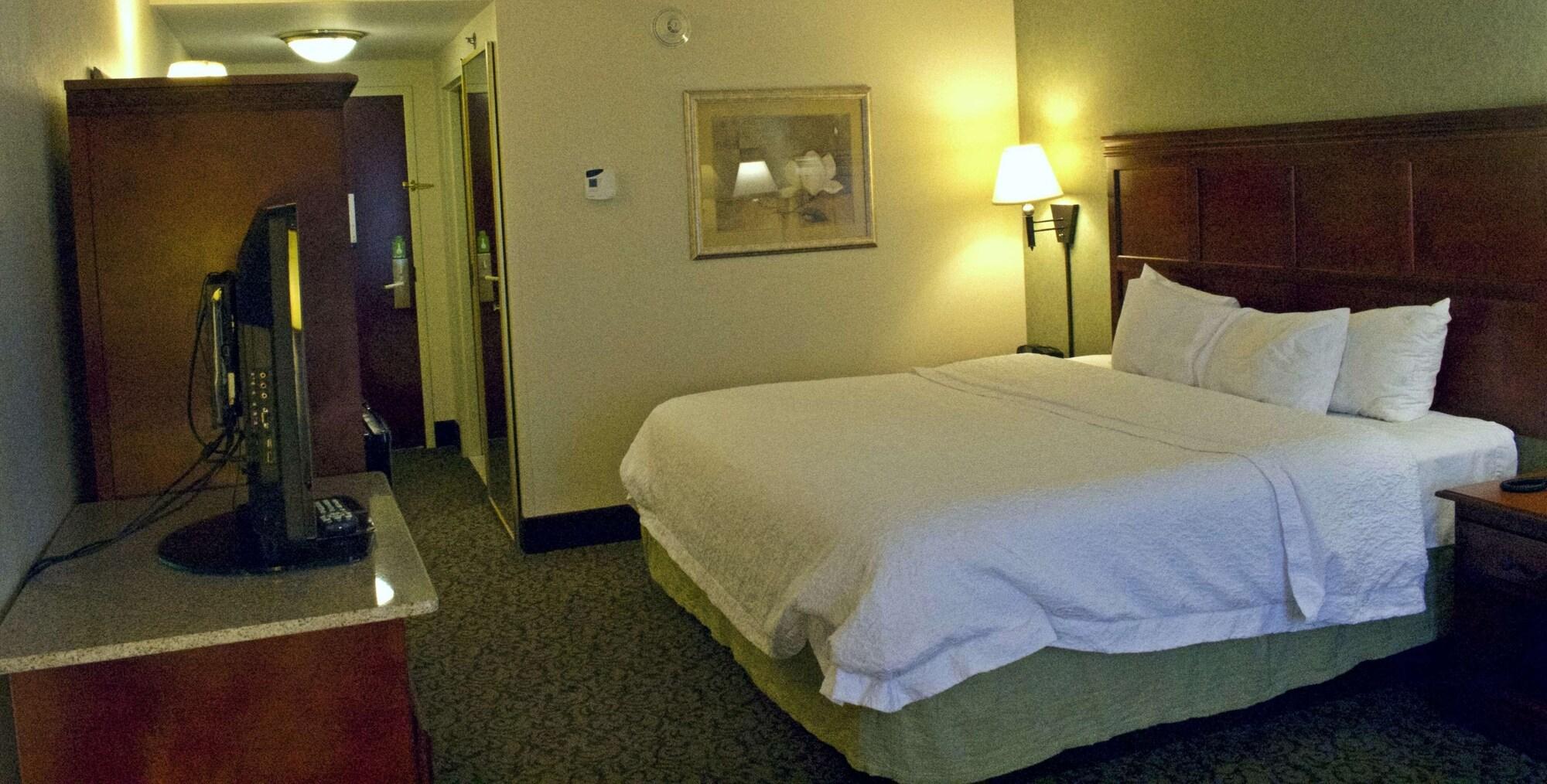 Hampton Inn Ithaca Exterior photo