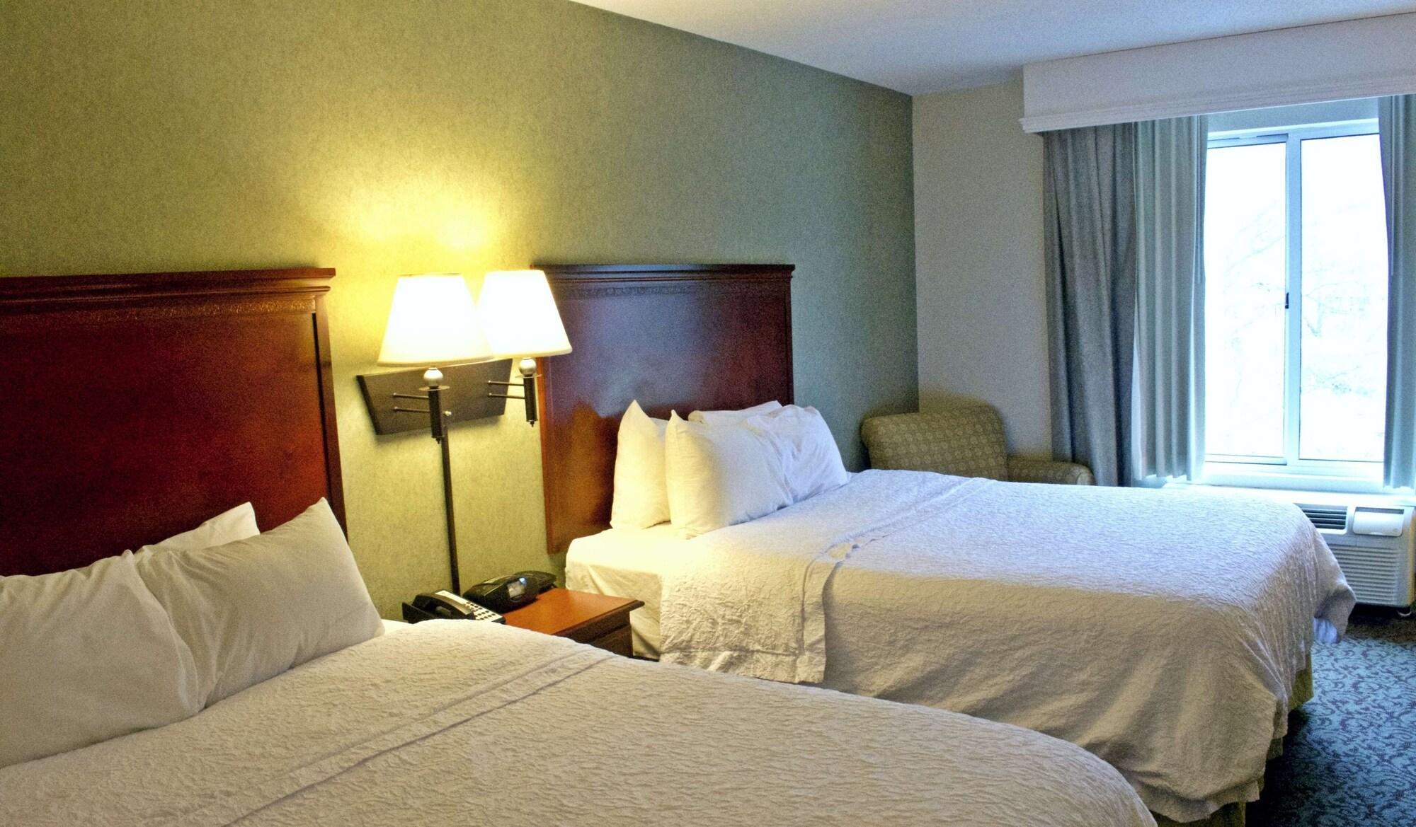 Hampton Inn Ithaca Exterior photo