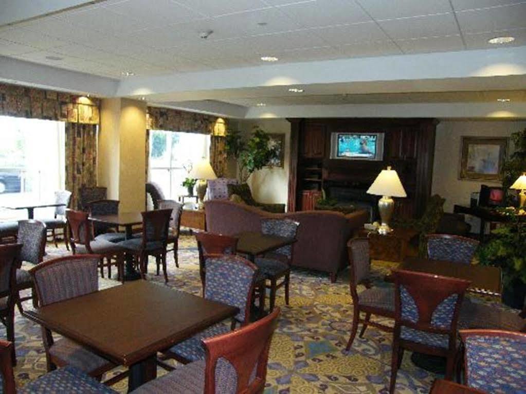 Hampton Inn Ithaca Exterior photo