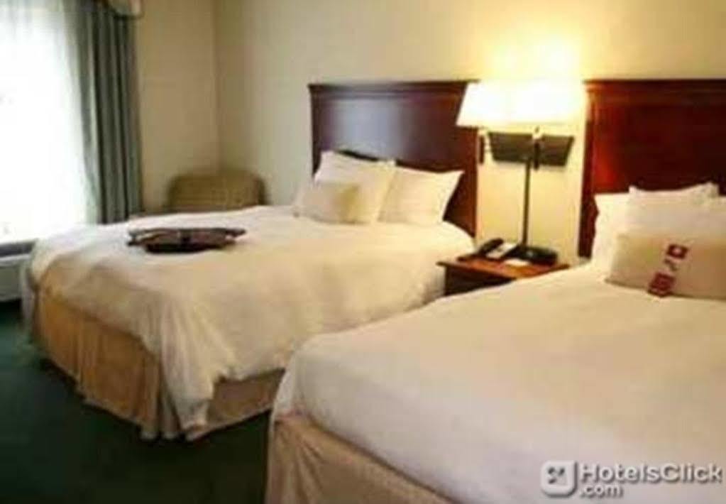 Hampton Inn Ithaca Exterior photo