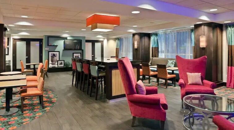 Hampton Inn Ithaca Exterior photo